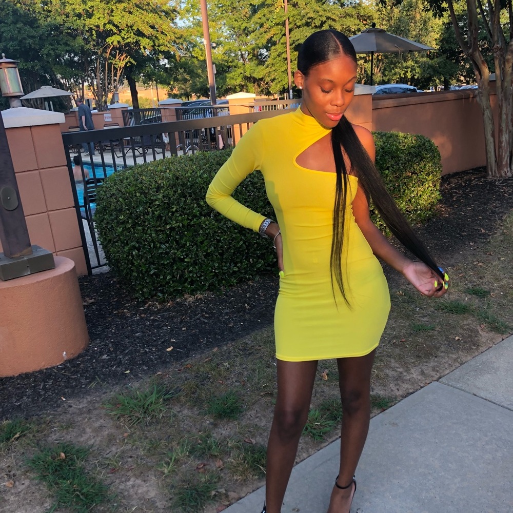 Yellow bodycon dress